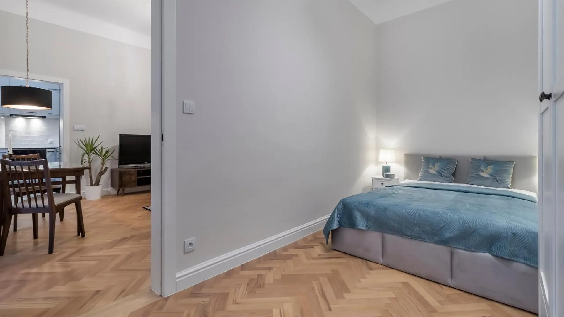 Varsovia Lux Suite 0*, Varşova Polonya