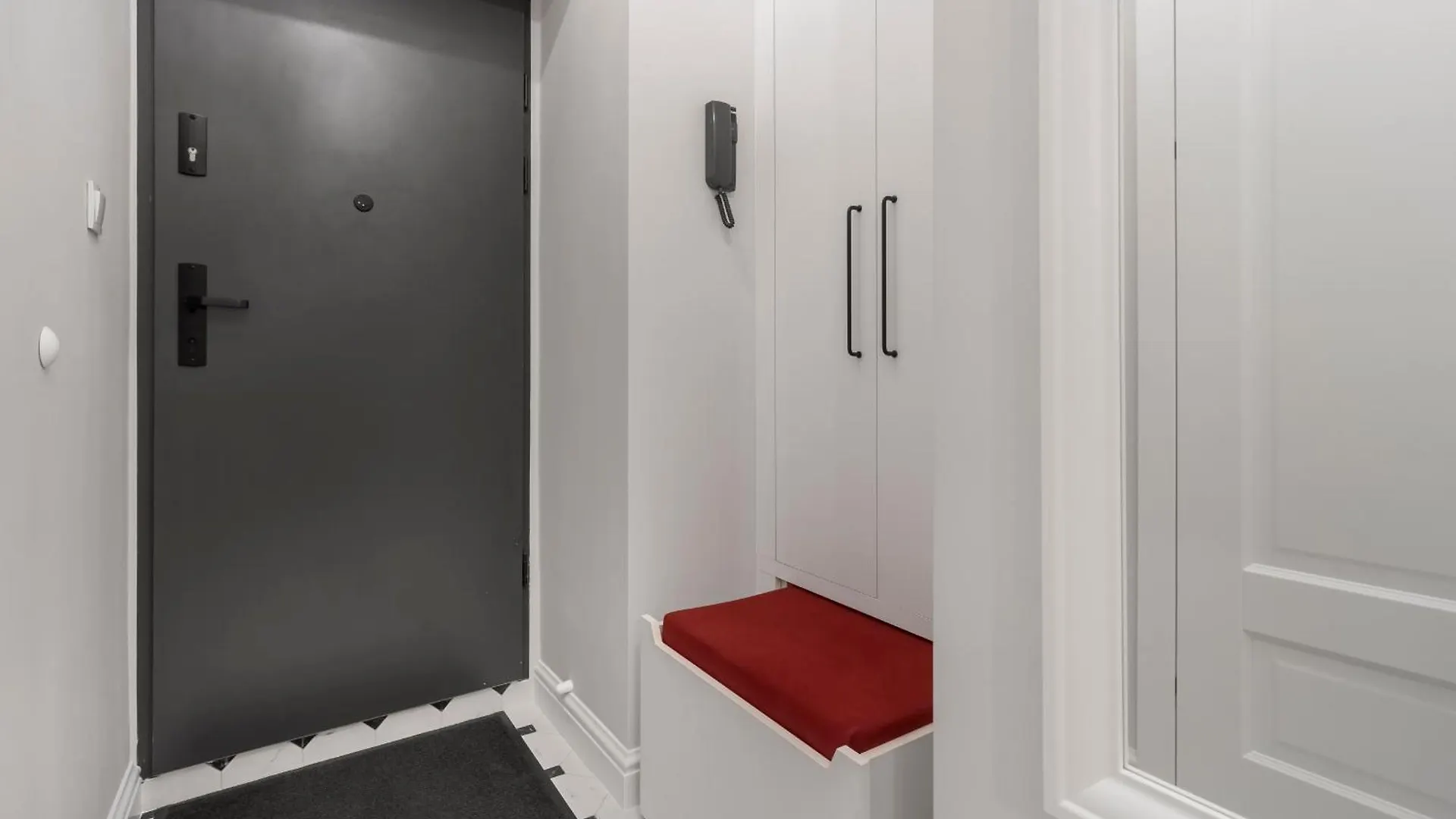 Varsovia Lux Suite 0*, Varşova